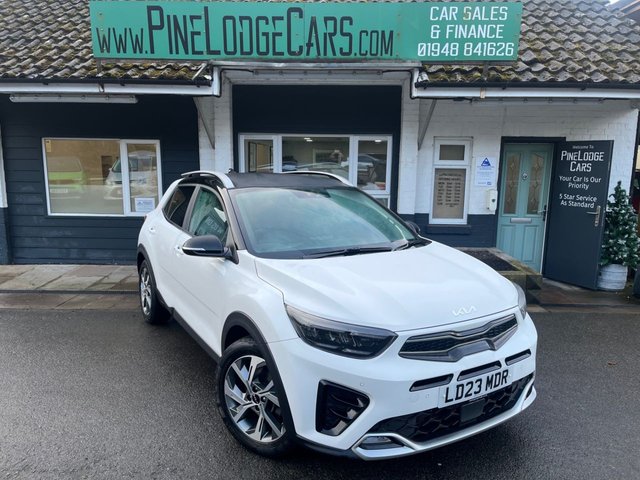 View our Kia Stonic range