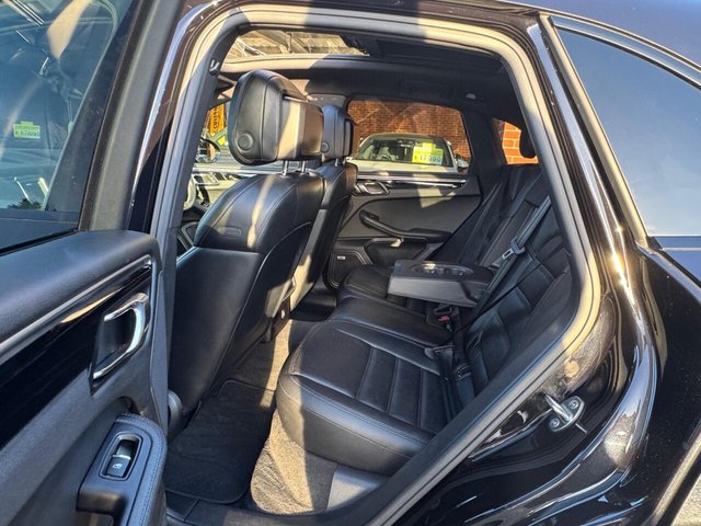 2017 PORSCHE MACAN 2017 3.0 TD V6 S PDK 4WD Euro 6 (s/s) 5dr - Photo 11