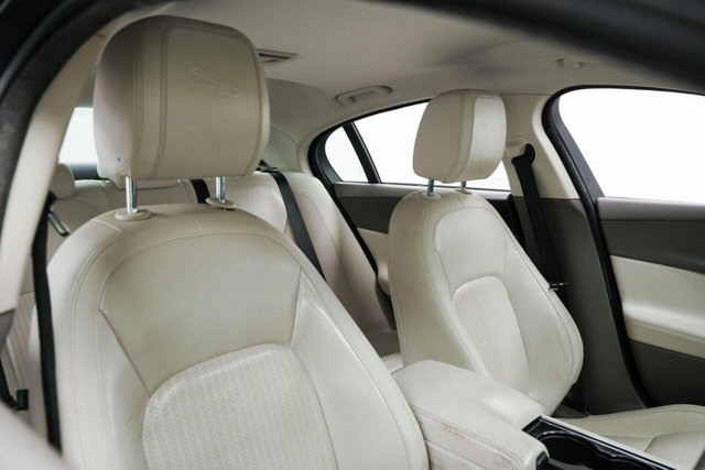 2015 JAGUAR XE 2.0d Portfolio Auto Euro 6 (s/s) 4dr - Photo 12