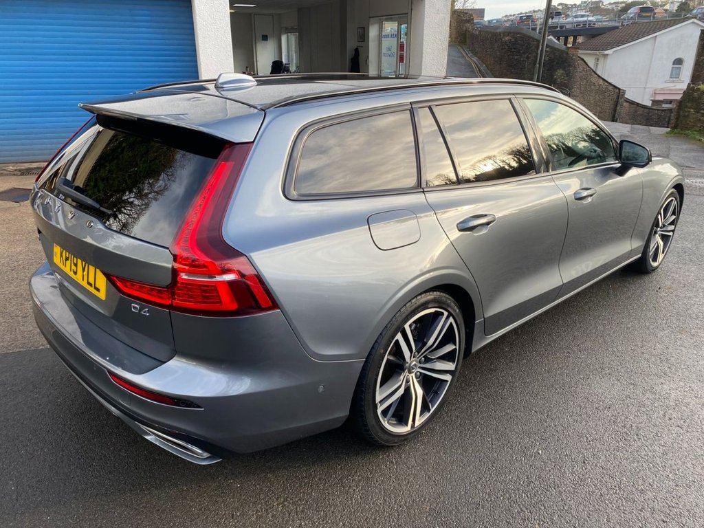 USED 2019 19 VOLVO V60 2.0 D4 R-Design Pro Estate 5dr Diesel Auto Euro 6 (s/s) (190 ps) HEATED SEATES, NAVIGATION, DAB