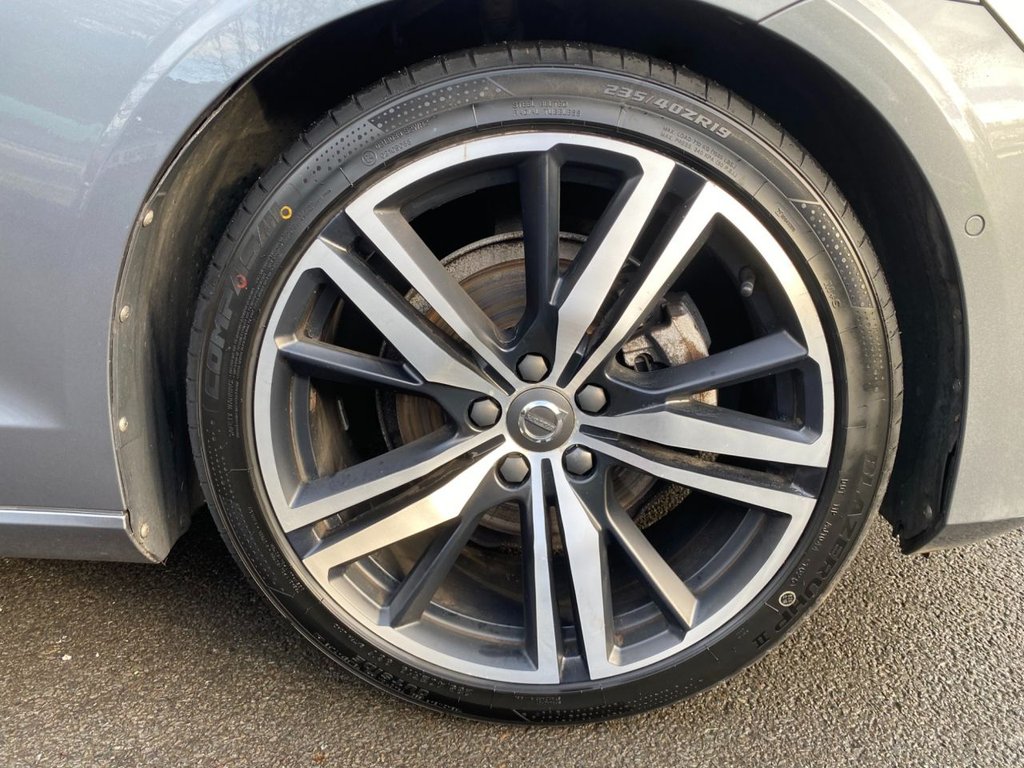 USED 2019 19 VOLVO V60 2.0 D4 R-Design Pro Estate 5dr Diesel Auto Euro 6 (s/s) (190 ps) HEATED SEATES, NAVIGATION, DAB