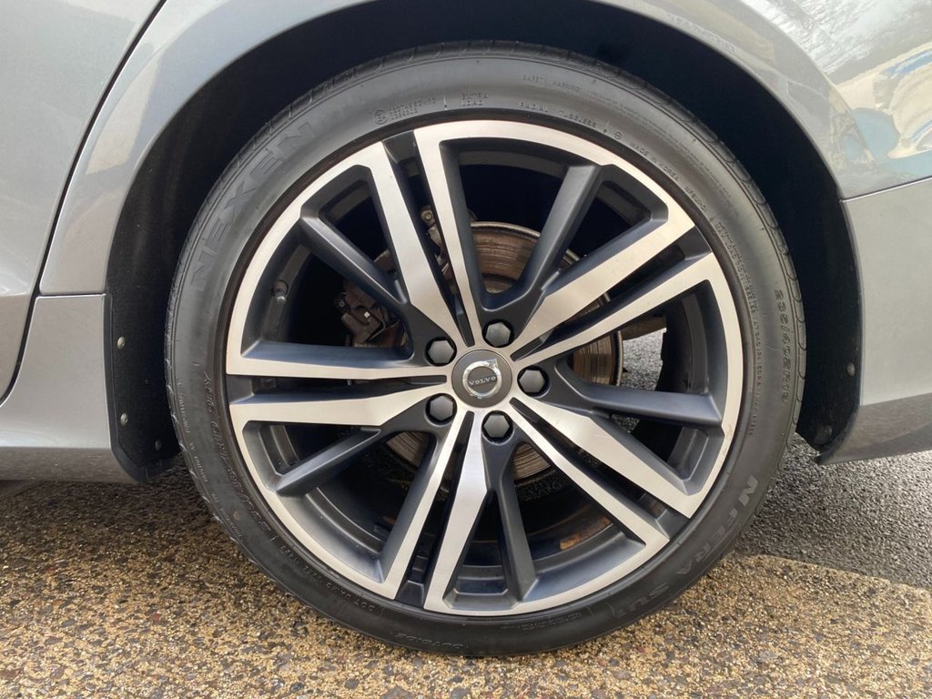 USED 2019 19 VOLVO V60 2.0 D4 R-Design Pro Estate 5dr Diesel Auto Euro 6 (s/s) (190 ps) HEATED SEATES, NAVIGATION, DAB