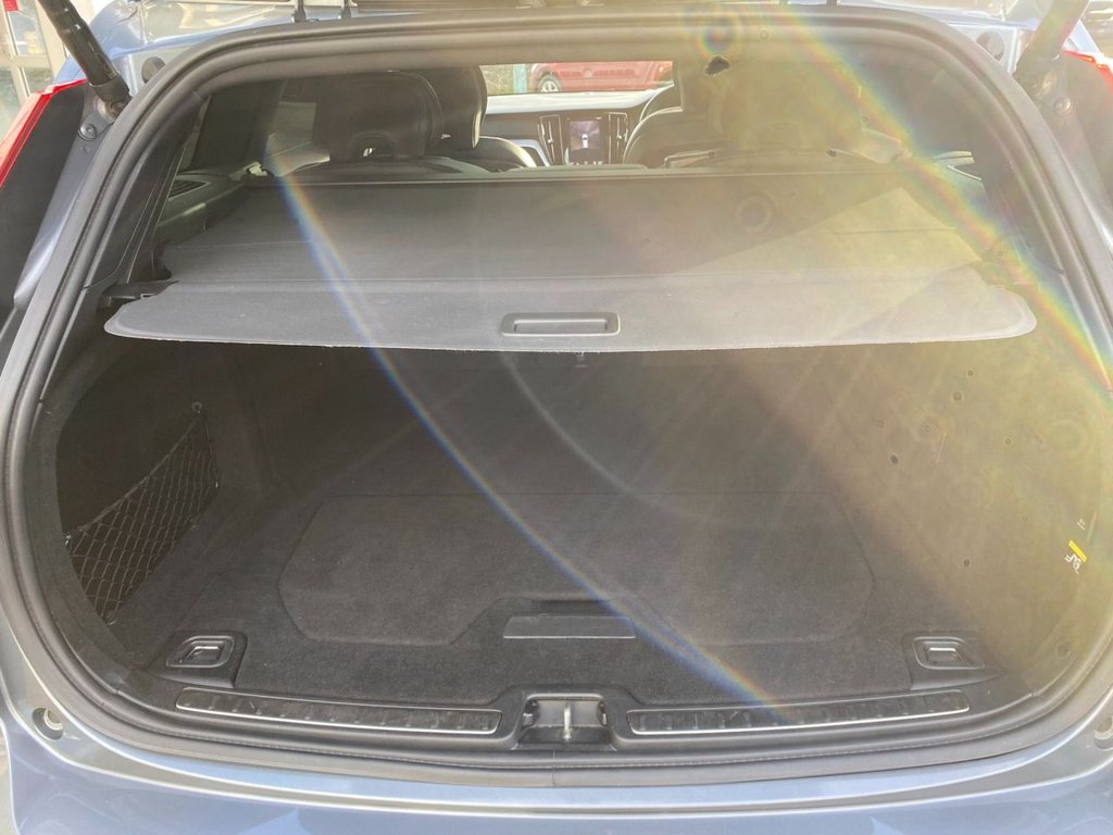 USED 2019 19 VOLVO V60 2.0 D4 R-Design Pro Estate 5dr Diesel Auto Euro 6 (s/s) (190 ps) HEATED SEATES, NAVIGATION, DAB