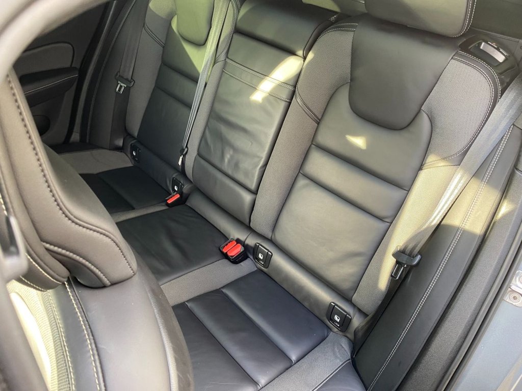 USED 2019 19 VOLVO V60 2.0 D4 R-Design Pro Estate 5dr Diesel Auto Euro 6 (s/s) (190 ps) HEATED SEATES, NAVIGATION, DAB