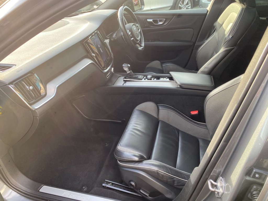 USED 2019 19 VOLVO V60 2.0 D4 R-Design Pro Estate 5dr Diesel Auto Euro 6 (s/s) (190 ps) HEATED SEATES, NAVIGATION, DAB