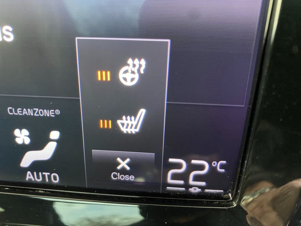 USED 2019 19 VOLVO V60 2.0 D4 R-Design Pro Estate 5dr Diesel Auto Euro 6 (s/s) (190 ps) HEATED SEATES, NAVIGATION, DAB