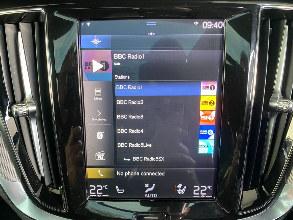 USED 2019 19 VOLVO V60 2.0 D4 R-Design Pro Estate 5dr Diesel Auto Euro 6 (s/s) (190 ps) HEATED SEATES, NAVIGATION, DAB