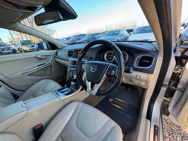 2012 VOLVO V60 2.4 D5 SE Lux Estate 5dr Diesel Geartronic Euro 5 (215 ps) - Photo 11