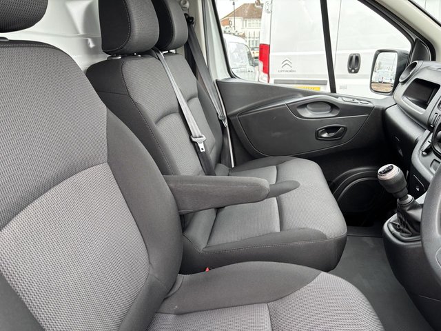 2021 Renault Trafic 2L Business 4dr - Photo 9