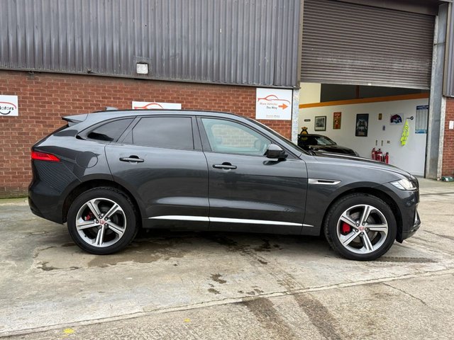 2017 JAGUAR F-PACE - Photo 3