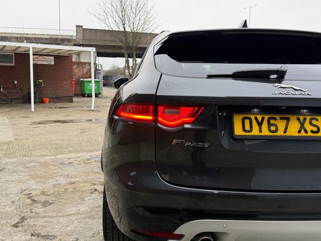 2017 JAGUAR F-PACE - Photo 12