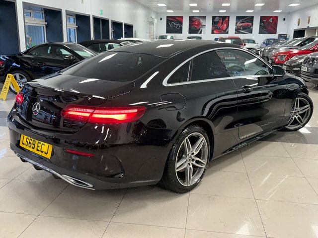 2019 Mercedes-Benz E-CLASS - Photo 2