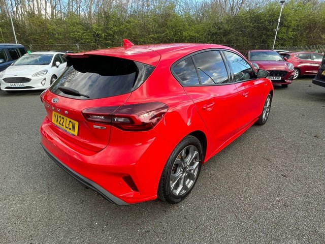 2022 Ford Focus 1L St-Line Edition 5dr - Photo 3