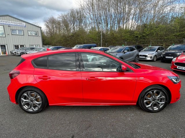 2022 Ford Focus 1L St-Line Edition 5dr - Photo 2