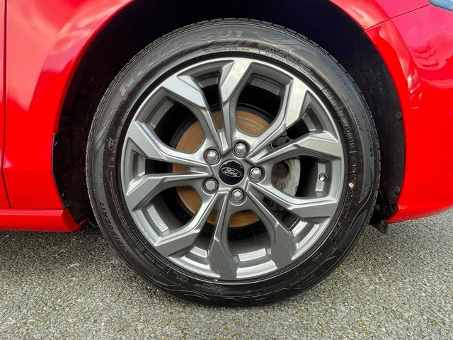 2022 Ford Focus 1L St-Line Edition 5dr - Photo 9