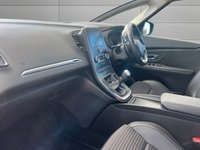 USED 2017 67 RENAULT SCENIC 1.6 dCi Dynamique Nav MPV 5dr Diesel Manual Euro 6 (s/s) (130 ps) ** 7 MAIN DEALER STAMPS &ldquo;