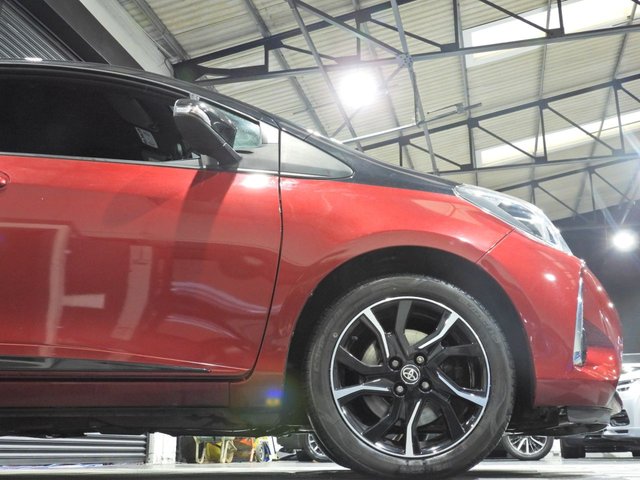 2017 Toyota Yaris 1.5L null 5dr - Photo 2