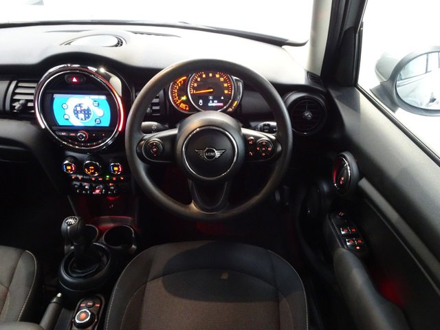 2019 MINI HATCH 1.5 One Classic Hatchback 5dr Petrol Manual Euro 6 (s/s) (102 ps) - Photo 6