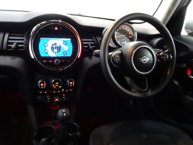2019 MINI HATCH 1.5 One Classic Hatchback 5dr Petrol Manual Euro 6 (s/s) (102 ps) - Photo 8