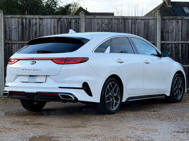 2019 Kia Proceed - Photo 3