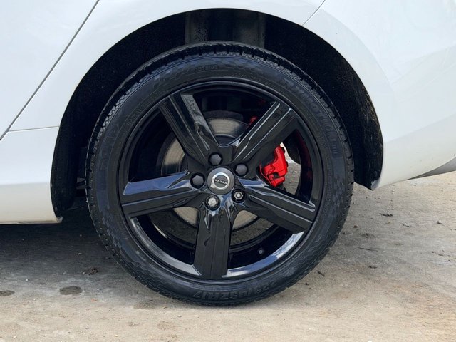 2016 Volvo V40 2L R-Design 5dr - Photo 12