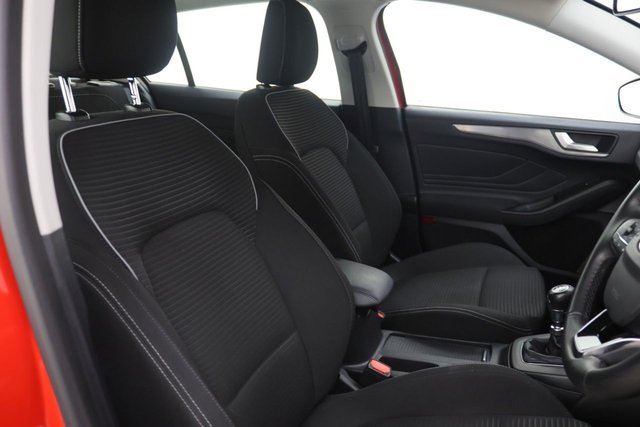 2022 Ford Focus 1L Titanium 5dr - Photo 11