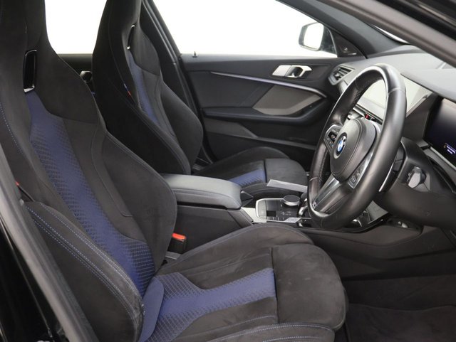 2021 BMW 1 Series - Photo 2