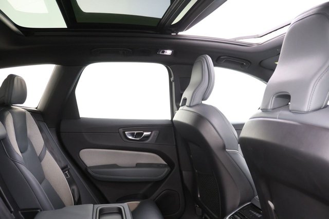 2019 Volvo Xc60 2L R-Design Pro 5dr - Photo 2