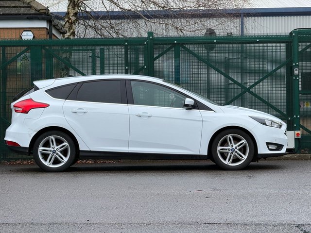 2016 FORD FOCUS 1.5 TDCi Zetec Hatchback 5dr Diesel Manual Euro 6 (s/s) (120 ps) - Photo 4