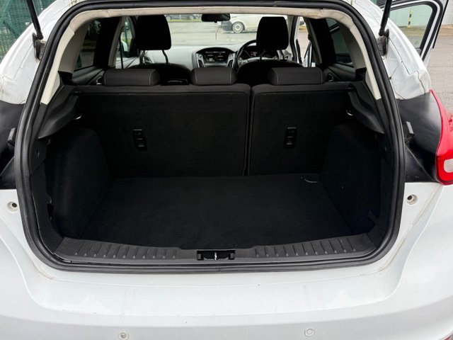 2016 FORD FOCUS 1.5 TDCi Zetec Hatchback 5dr Diesel Manual Euro 6 (s/s) (120 ps) - Photo 7