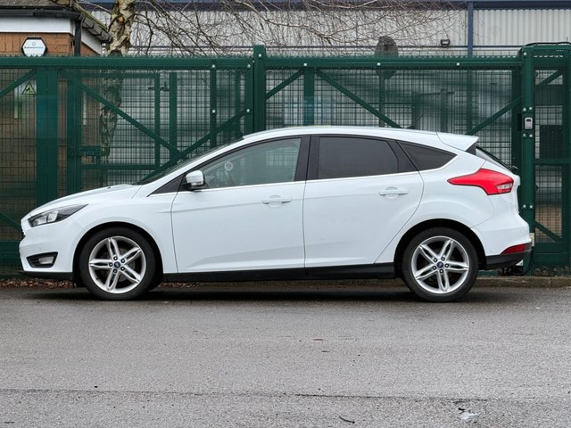 2016 FORD FOCUS 1.5 TDCi Zetec Hatchback 5dr Diesel Manual Euro 6 (s/s) (120 ps) - Photo 5