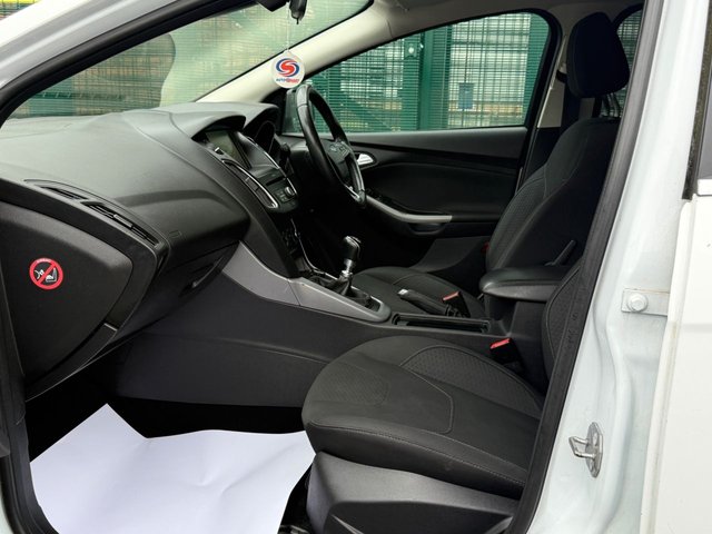 2016 FORD FOCUS 1.5 TDCi Zetec Hatchback 5dr Diesel Manual Euro 6 (s/s) (120 ps) - Photo 10