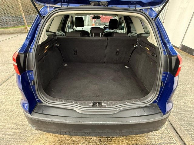 2015 Ford Focus 1.5L Zetec 5dr - Photo 6