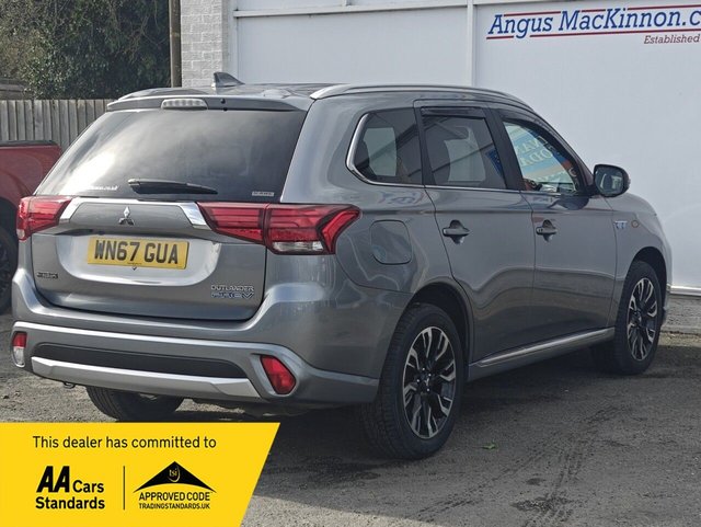 2017 MITSUBISHI OUTLANDER - Photo 9