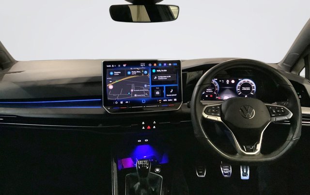 2024 Volkswagen Golf 1.5L R-Line 5dr - Photo 3