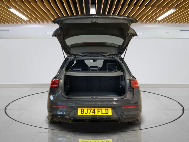 2024 Volkswagen Golf 1.5L R-Line 5dr - Photo 7