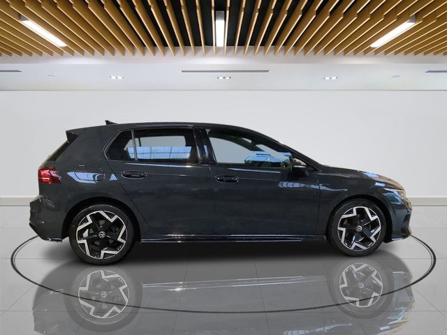 2024 Volkswagen Golf 1.5L R-Line 5dr - Photo 6