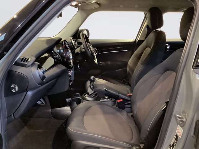 2021 MINI Hatch 1.5L Cooper Classic 5dr - Photo 11
