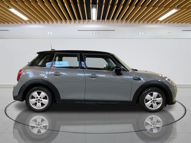 2021 MINI Hatch 1.5L Cooper Classic 5dr - Photo 8