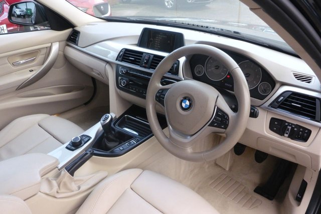 2012 BMW 3 SERIES - Photo 4