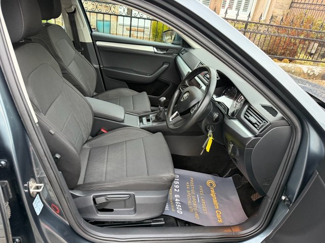 2018 SKODA SUPERB - Photo 2