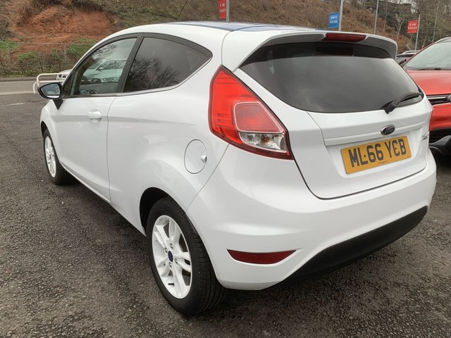 2016 FORD FIESTA 1.25 Zetec White Edition Hatchback 3dr Petrol Manual Euro 6 (82 ps) - Photo 4