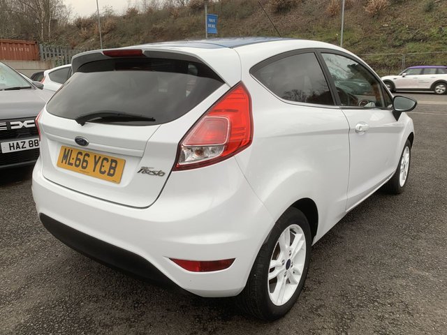 2016 FORD FIESTA 1.25 Zetec White Edition Hatchback 3dr Petrol Manual Euro 6 (82 ps) - Photo 6