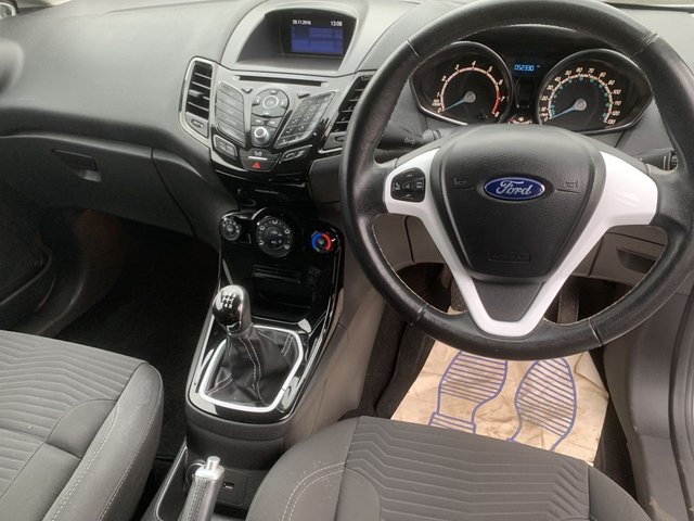 2016 FORD FIESTA 1.25 Zetec White Edition Hatchback 3dr Petrol Manual Euro 6 (82 ps) - Photo 7