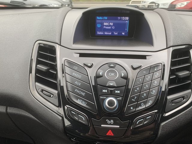 2016 FORD FIESTA 1.25 Zetec White Edition Hatchback 3dr Petrol Manual Euro 6 (82 ps) - Photo 11