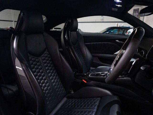 2019 Audi TT RS 2.5L null 3dr - Photo 7