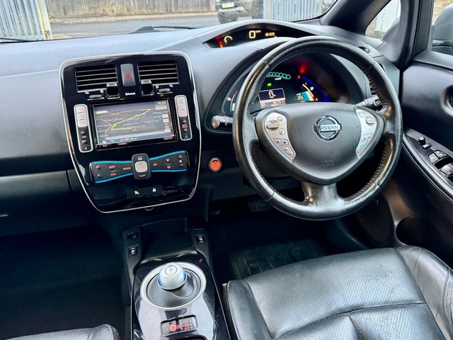 2015 NISSAN LEAF 24kWh Tekna Hatchback 5dr Electric Auto (107 bhp) - Photo 8