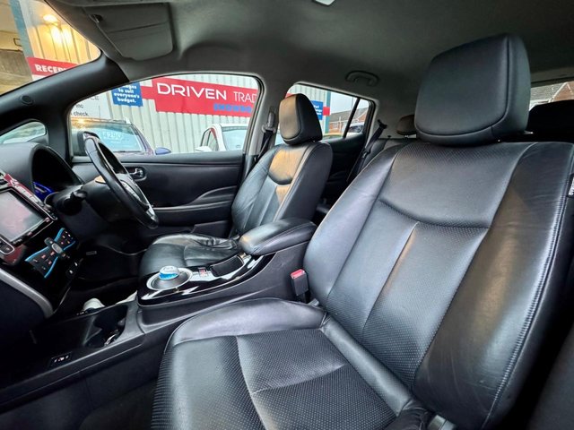 2015 NISSAN LEAF 24kWh Tekna Hatchback 5dr Electric Auto (107 bhp) - Photo 12