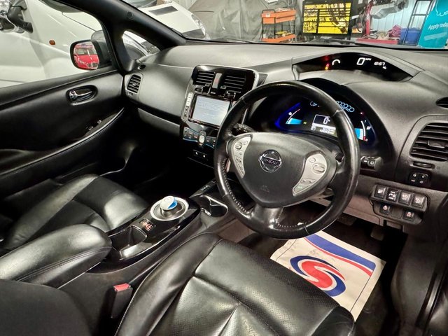 2015 NISSAN LEAF 24kWh Tekna Hatchback 5dr Electric Auto (107 bhp) - Photo 10