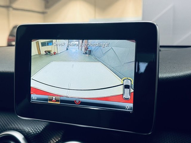 2017 MERCEDES-BENZ A-CLASS 1.5 A180d SE (Executive) Hatchback 5dr Diesel Manual Euro 6 (s/s) (109 ps) - Photo 2